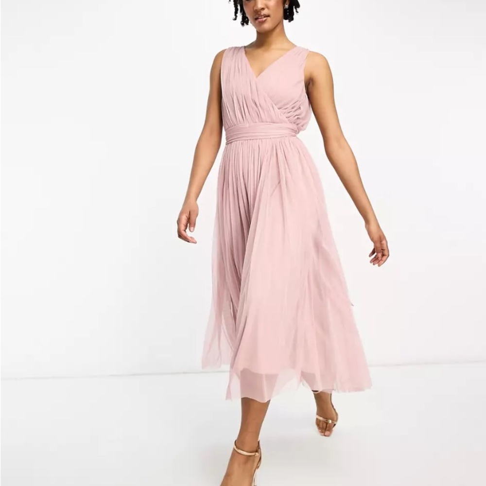 NWT ASOS Beauut Tall Bridesmaid Midi Tulle with Bow Back in Frosted Pink